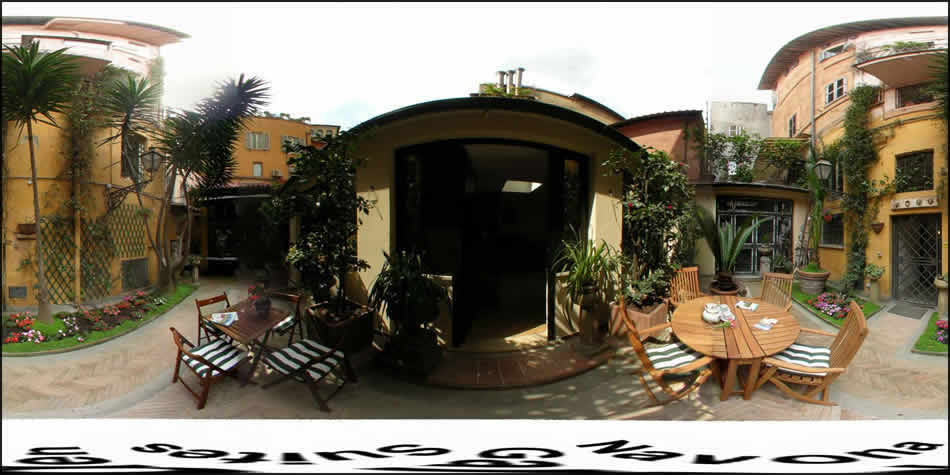 Navona Garden Suites - Outside Garden